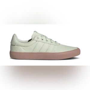 NWOT Adidas Vulc Raid3R Women’s Skateboard Shoes size 9